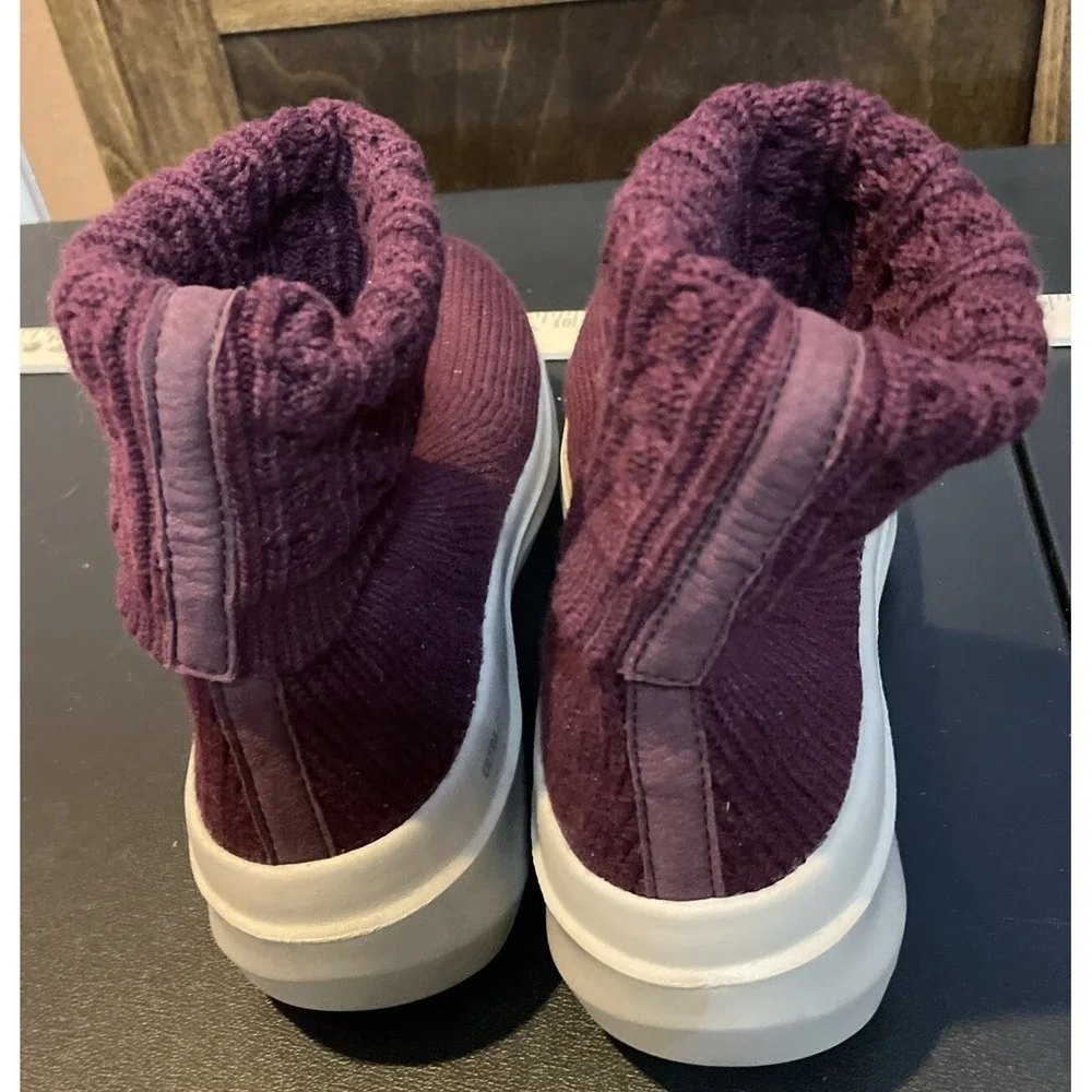 Skechers Womens 9 Boots Plum Purple‎ On The GO Ultra Joy Sweater Knit Slip On